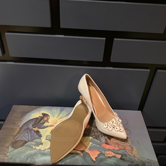 Laura Conrad Heels - Picture 5 of 5